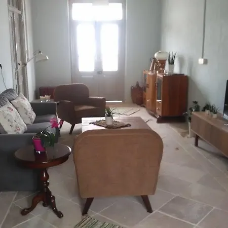 Antoniades Mansion Holiday home *